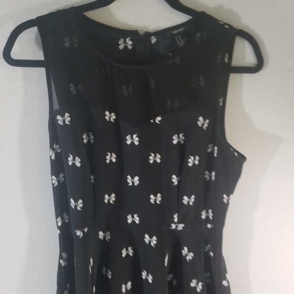 Forever 21 Sleeveless Dress - Picture 3 of 3